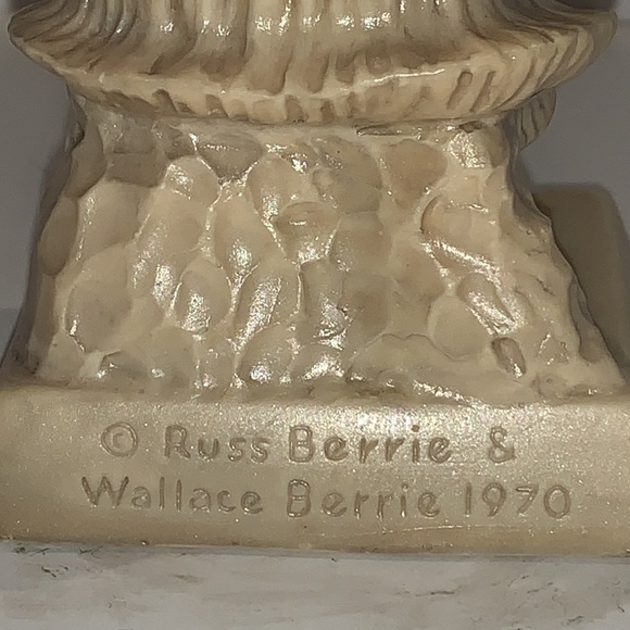 Vintage Russ Berrie & Wallace Berrie 1970 Statue - Picture 5 of 6
